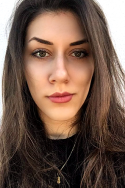 Izabela Gomes Izabela Gomes
