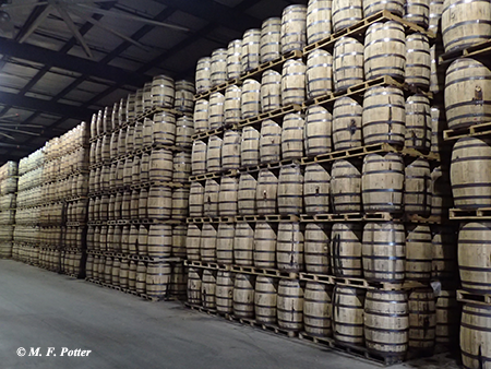Pallet storage of barrels in a warehouse